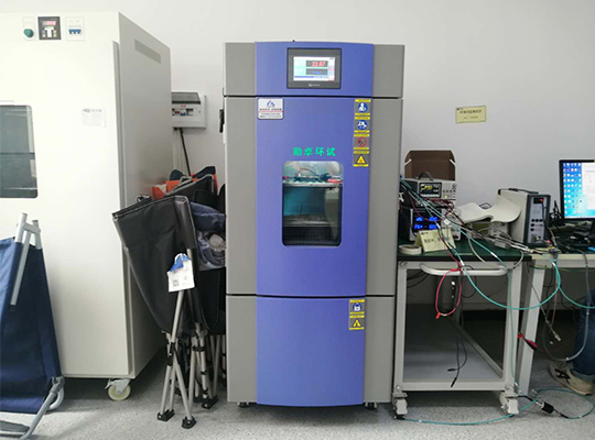 某電子科技大學(xué)再次訂購(gòu)勤卓品牌小型高低溫試驗(yàn)箱